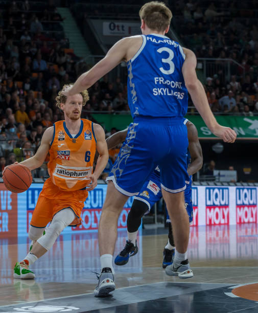 围绕他的讨 围绕他的讨