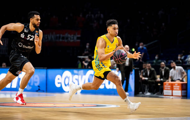 轻的球员 轻的球员