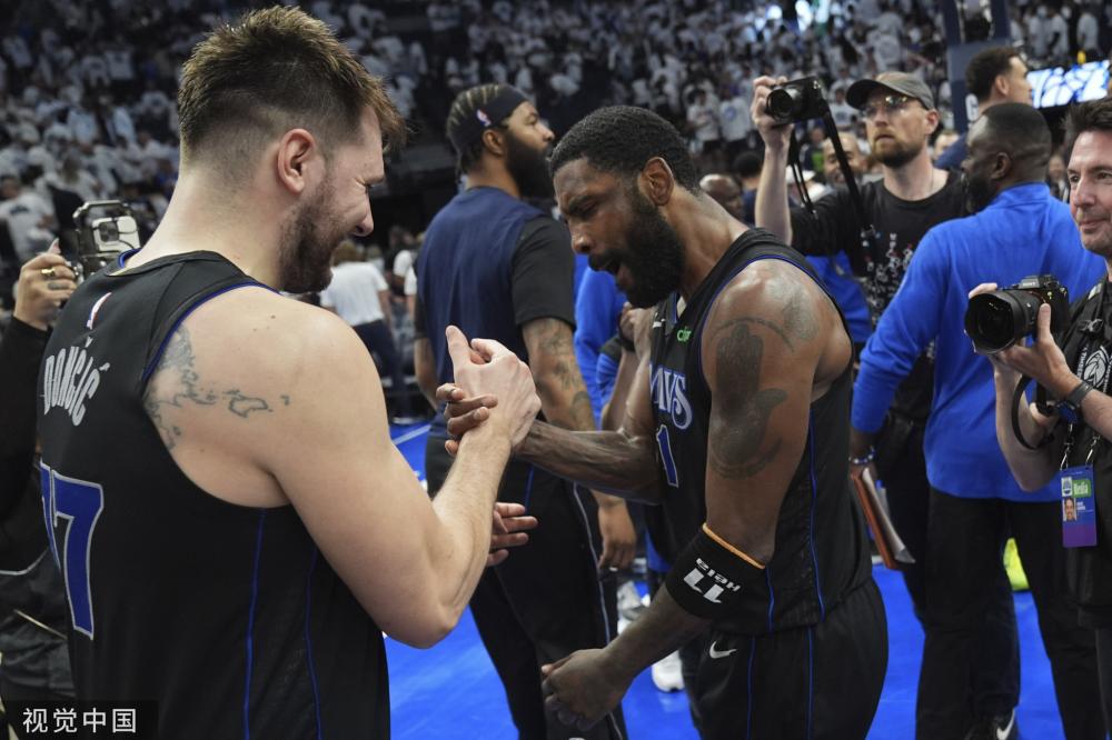 现代足球中 现代足球中